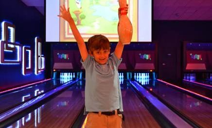 Top 5 Bowling Alleys Around Boston in 2014